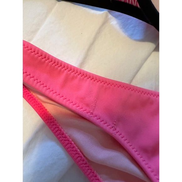 Victoria’s Secret Bikini - Picture 6 of 6